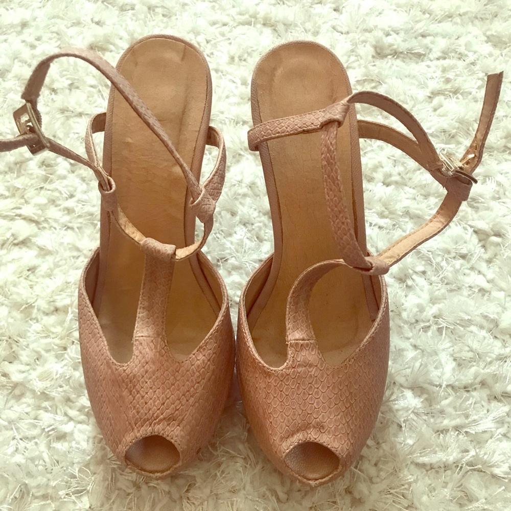 Pink vintage heels size 7